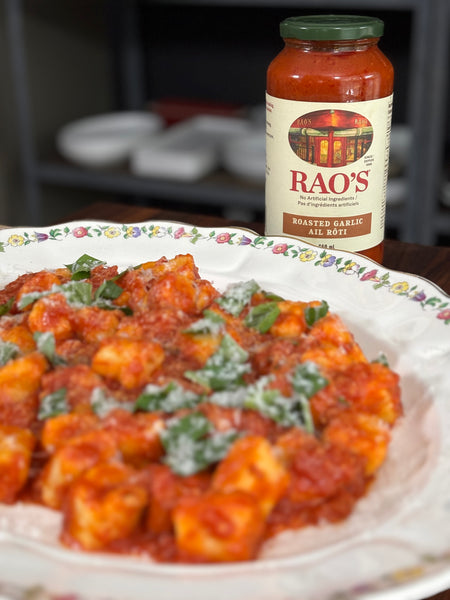 Sauce à l'ail rôti de Rao’s avec gnocchis à la ricotta