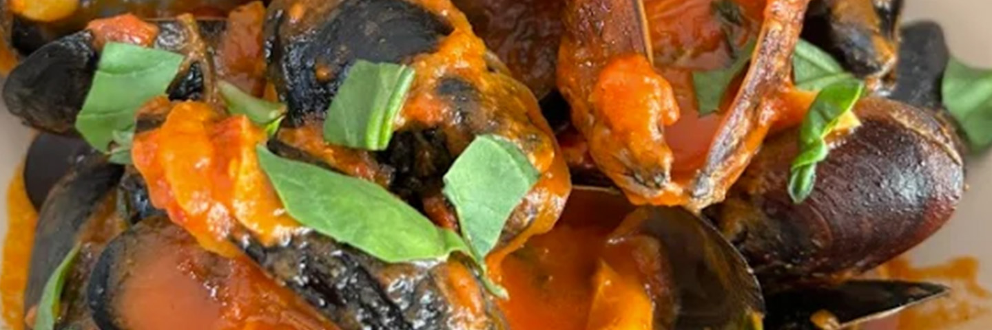 Rao's Arrabbiata Sauce with Steamed Mussels